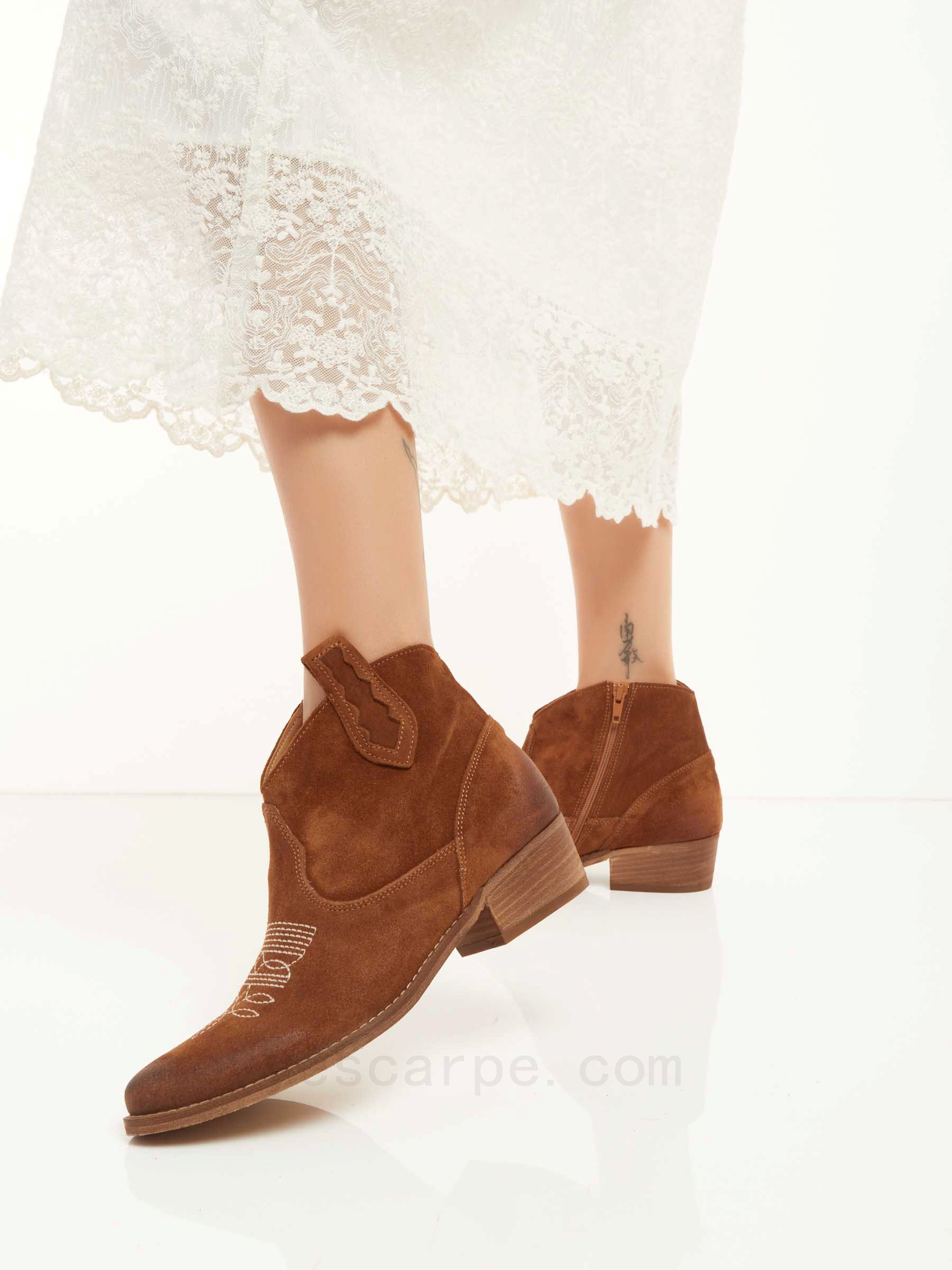 (image for) Suede Cowboy Ankle Boots F08161027-0524 Sconti